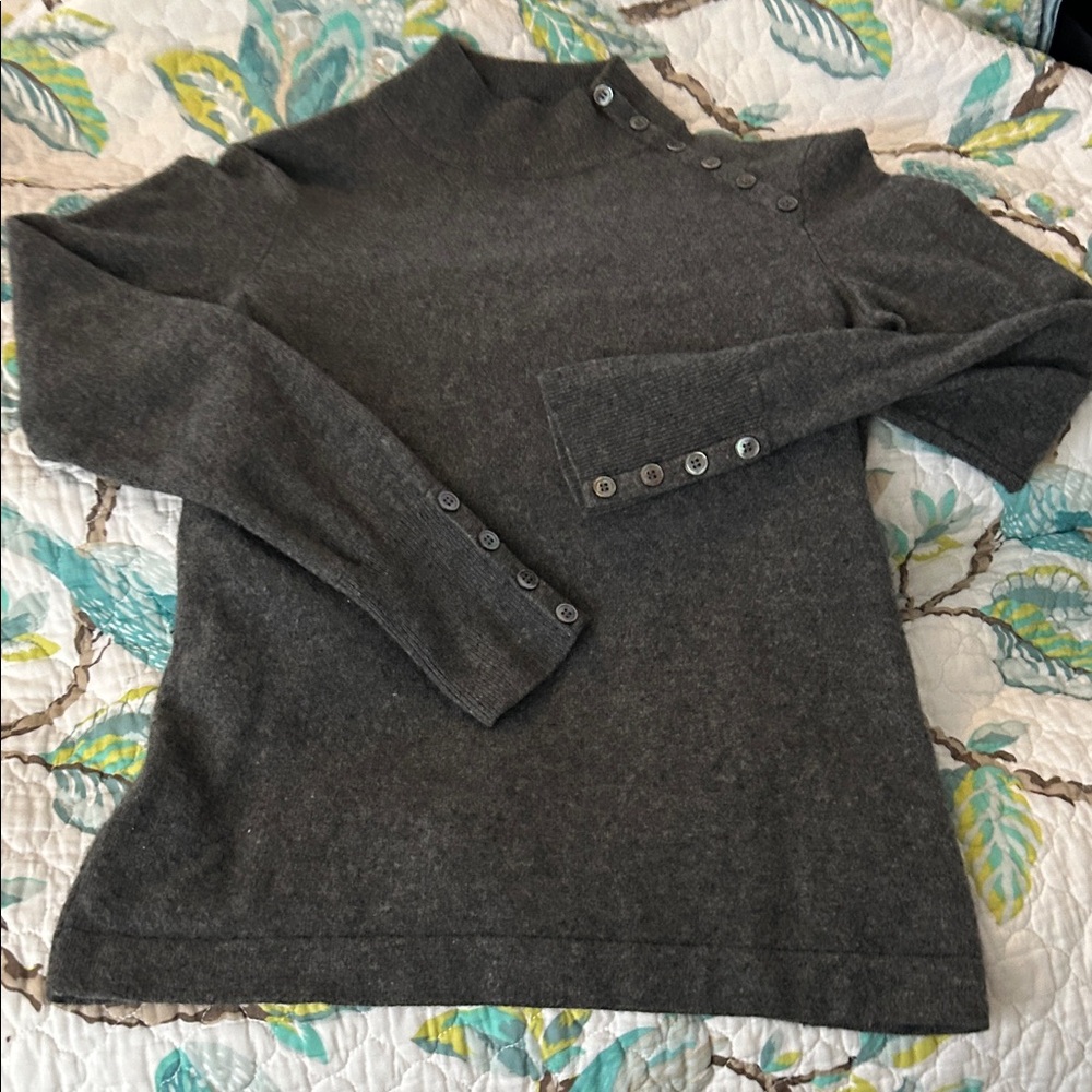 Cashmere sweater